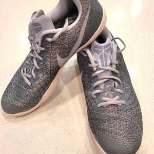 kobe bryant shoes size 11.5